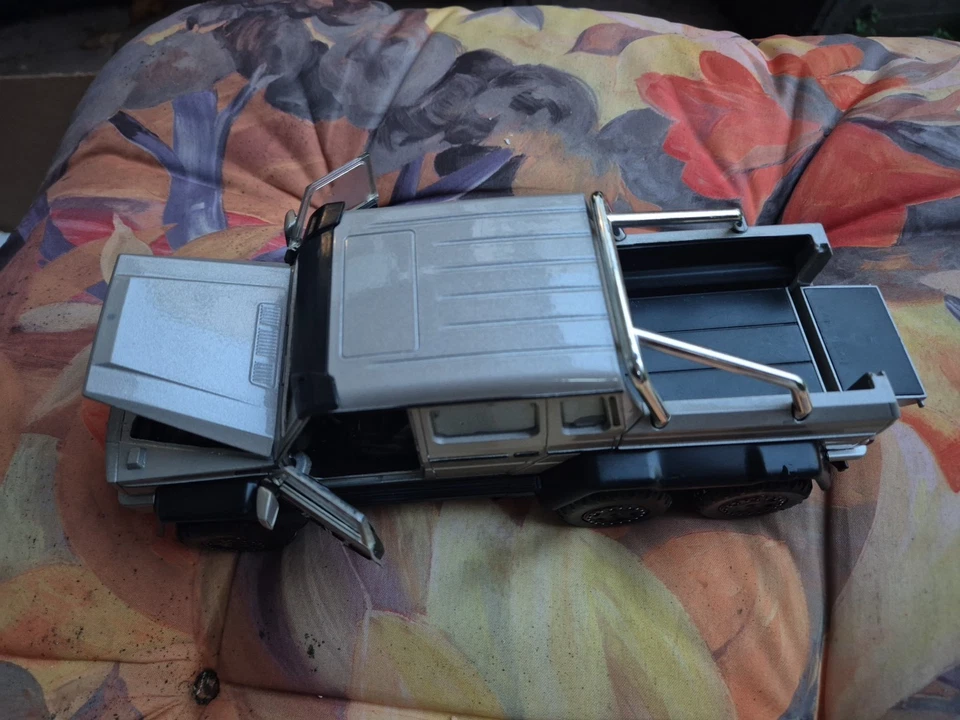 Modellauto Sammlung Mercedes Daimler Benz Clk 300 SEL 6.3 300 SL  Flügeltüren  - Bild 4 von 4