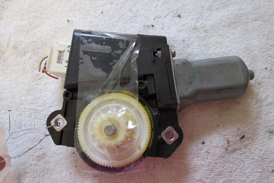 10 11 12 13 2010 2011 2012 2013 Suzuki Kizashi Sunroof Roof Motor OEM 201L - Изображение 3 из 4