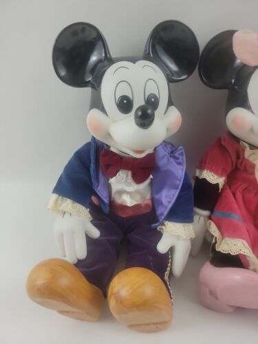 Walt Disney Mickey Mouse & Minnie Mouse Porcelain Wind Up Musical Doll  Vintage