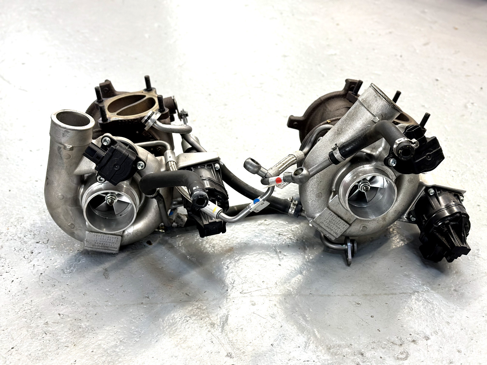 McLaren 720 Turbochargers 14FA184CP  Left+Right SET OEM