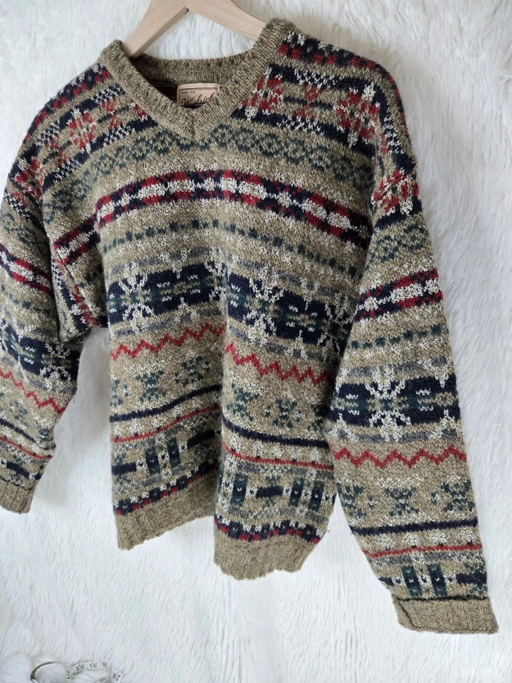 Woolrich Sweater Womens Medium Wool Blend Made in USA Native Pattern VINTAGE - Image 4 of 4