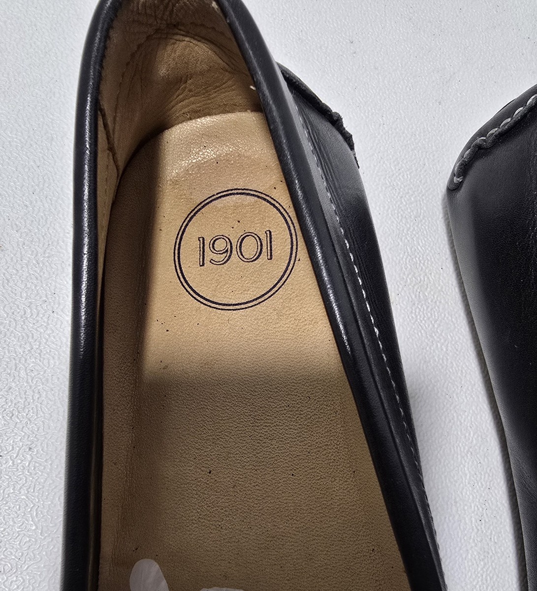 1901 Destin Horse Bit Leather Slip On Driving Shoes Loafers  display picture 1