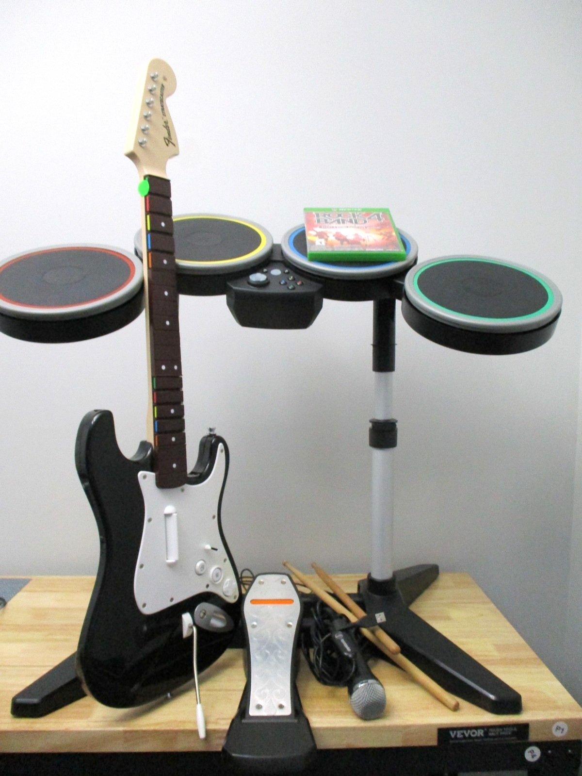 Rock Band 4 Xbox One Band-in-a-Box Bundle Complete with Controllers and Game