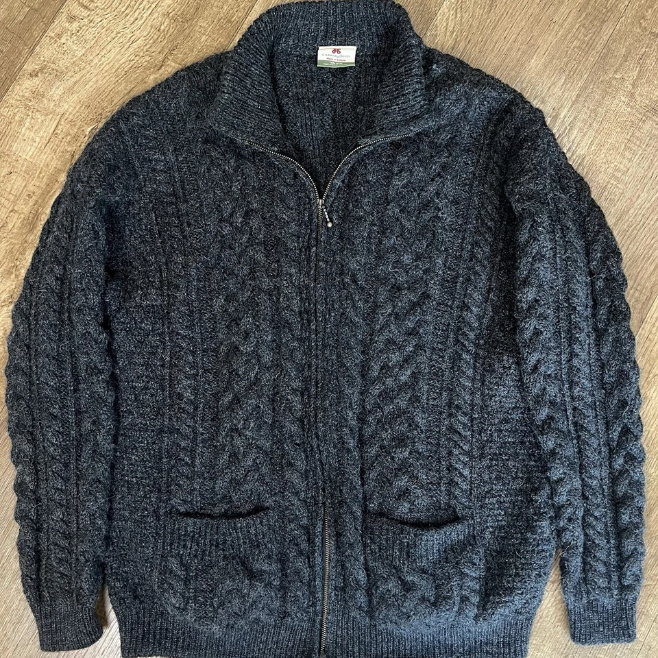 Suéter de punto de cable de lana irlandesa para hombre Carraig Donn Charcoal Sz Large Foto 2 de 4