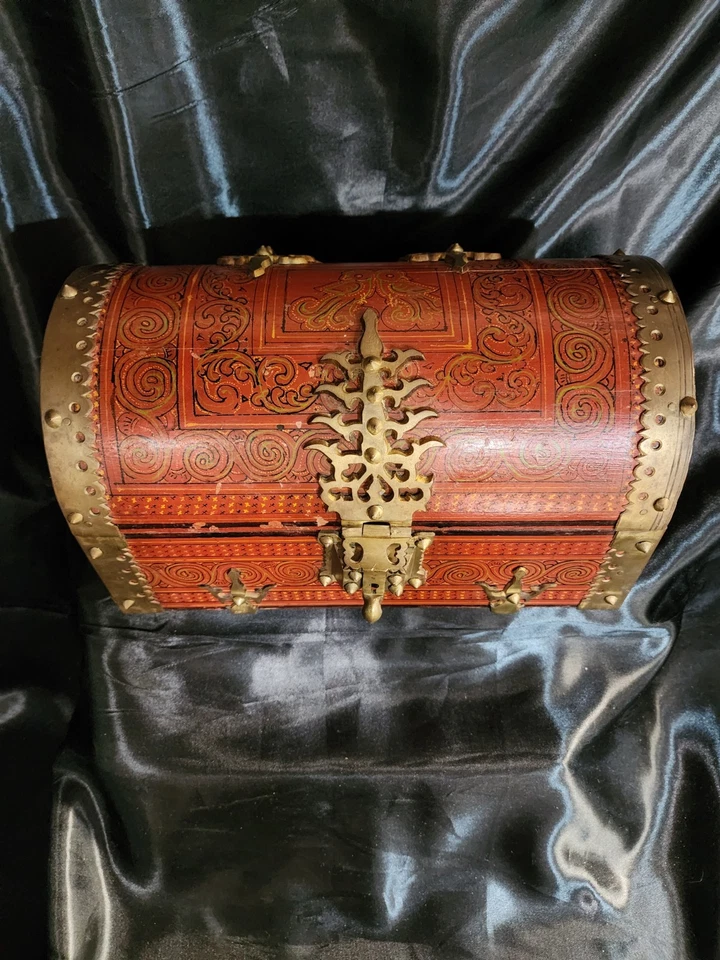 Vintage Antique India Kerala Malabar Brass Decorated Treasure Chest Box - Image 2 of 4