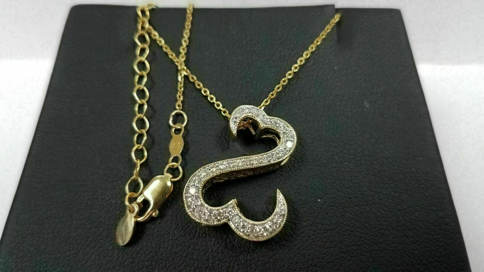 Collares colgantes de corazón abierto de diamantes de corte redondo de 1,00 quilates de oro amarillo real de 14 quilates Foto 2 de 4