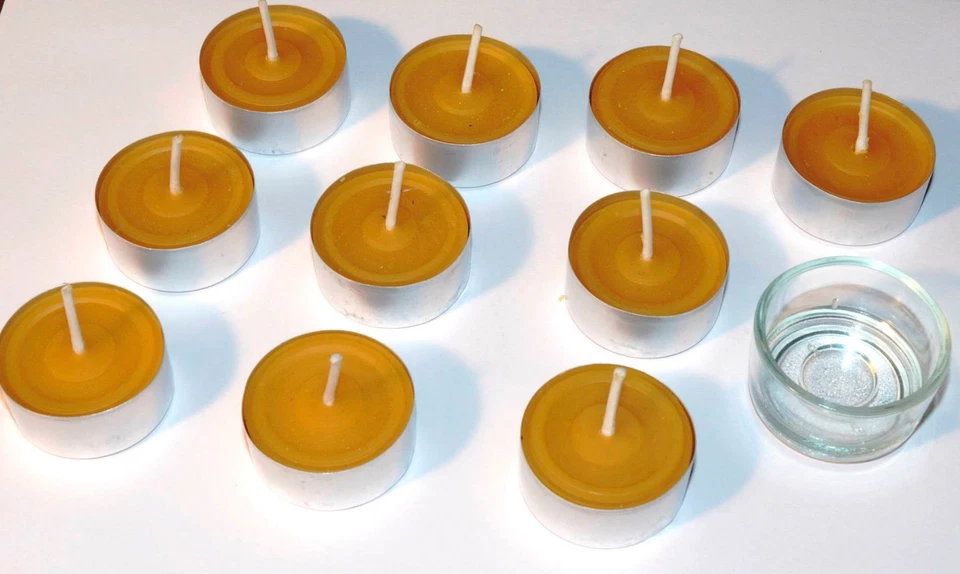 BIENENWACHS-TEELICHTE in Aluschale, 10 Stück + GLASHALTER, für D 2, D 4, H 50