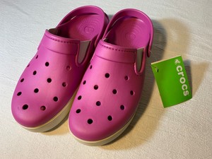 pink crocs mens