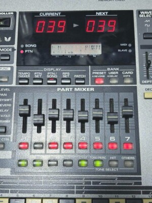 Roland MC-505 Groovebox - Vintage Synth & Sequencer - Tested