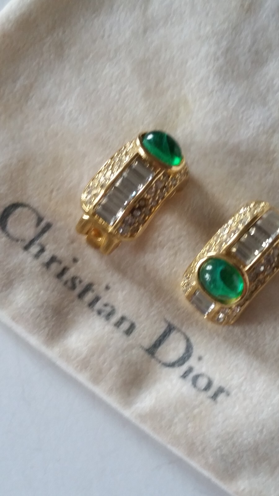 CHRISTIAN DIOR GREEN Cbochon whitw crystal earribg clip /lobster/,bag