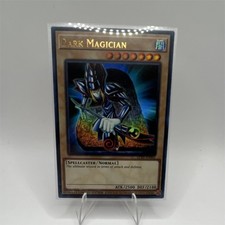 Konami Yu-Gi-Oh! Dark Magician LC01-EN005 Ultra Rare 2500/2100