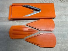 BÖRNER V-Hobel mit 3 Einsätzen Gemüse-Schneider Scheiben Stifte groß + klein