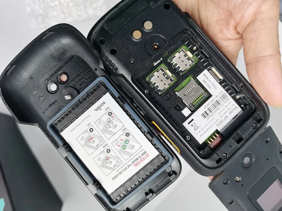 Sonim XP3800 - 8 GB - Black Unlocked  microSDXC fully working Rugged flip phone - Image 2 of 4