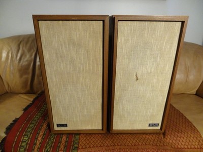 KLH Model Seventeen (17) Acoustic Suspension Loudspeaker System