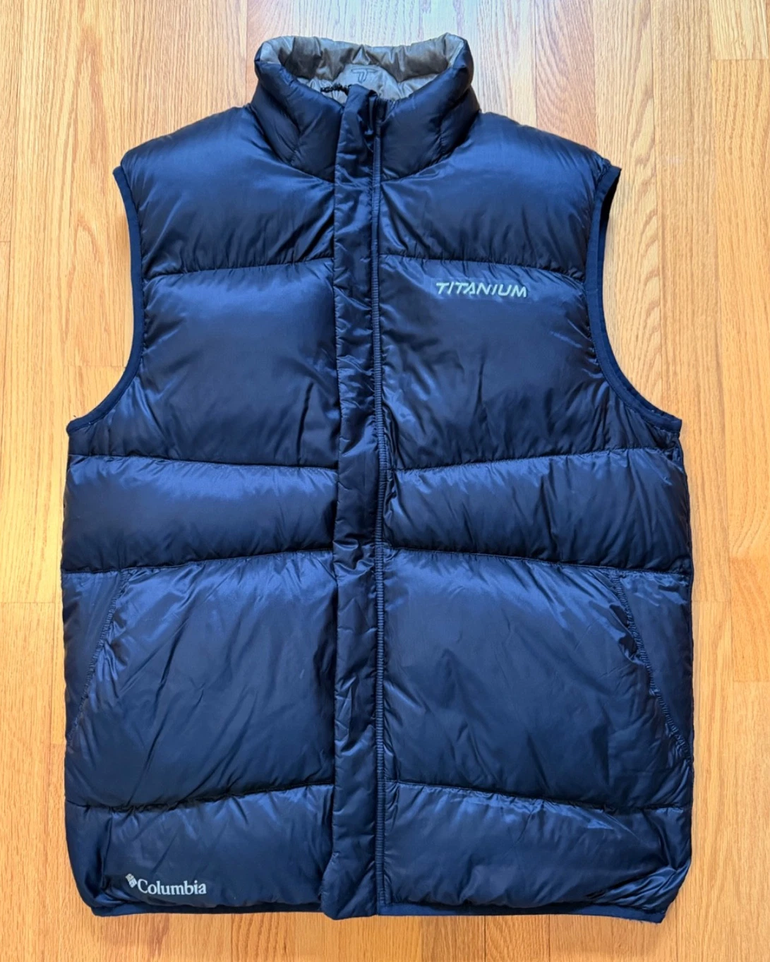 Columbia Titanium 700 Down Vest Reversible Black/Grey Men’s Winter Sport