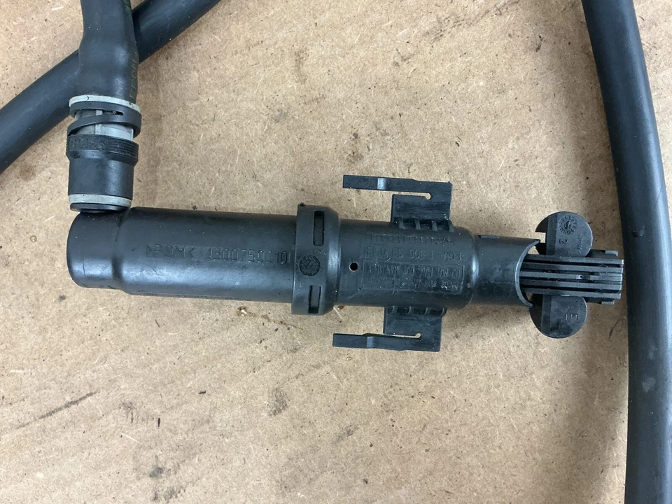 2010 - 2015 BMW 740i F01 Windshield Washer Fluid Hose / Line 7178747 OEM - Изображение 4 из 4