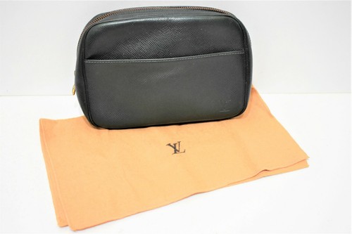 Louis Vuitton, trousse de toilette 19 en cuir taïga vert | eBay