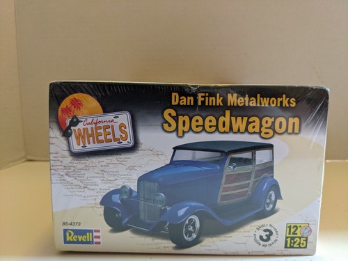 Revell Dan Fink Metalworks Speedwagon 1:25 Model Kit 4373 California Wheels - Picture 5 of 11