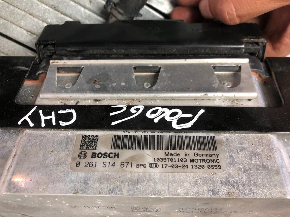 Unidad de control del motor de gasolina VW Polo 6C 2014 - 2017 1.0 chy ecu 04e907309cb Foto 3 de 3