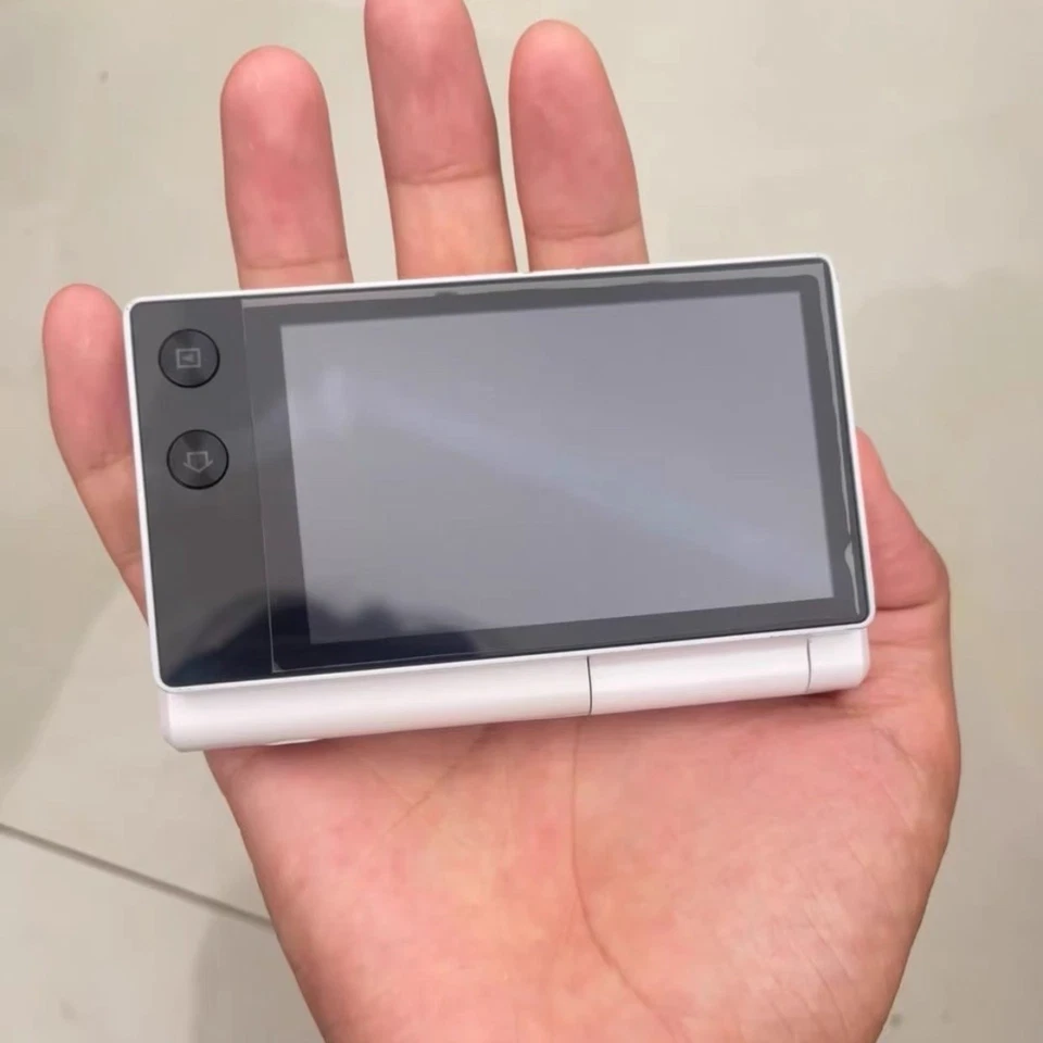 Samsung MV800 Flip-out Tiltable Screen Vlog Compact Digital Camera 16MP - Image 3 of 4