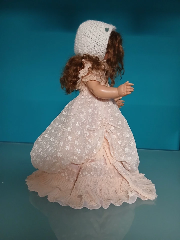 "LEVIA" "MILANO" Bambola vintage, anni 40, h.49 cm, vestiti e scarpe originali. - Immagine 4 di 4