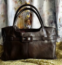 Beautiful Chocolate Brown Soft Leather Classic & Chic Handbag/Size Medium/VGC
