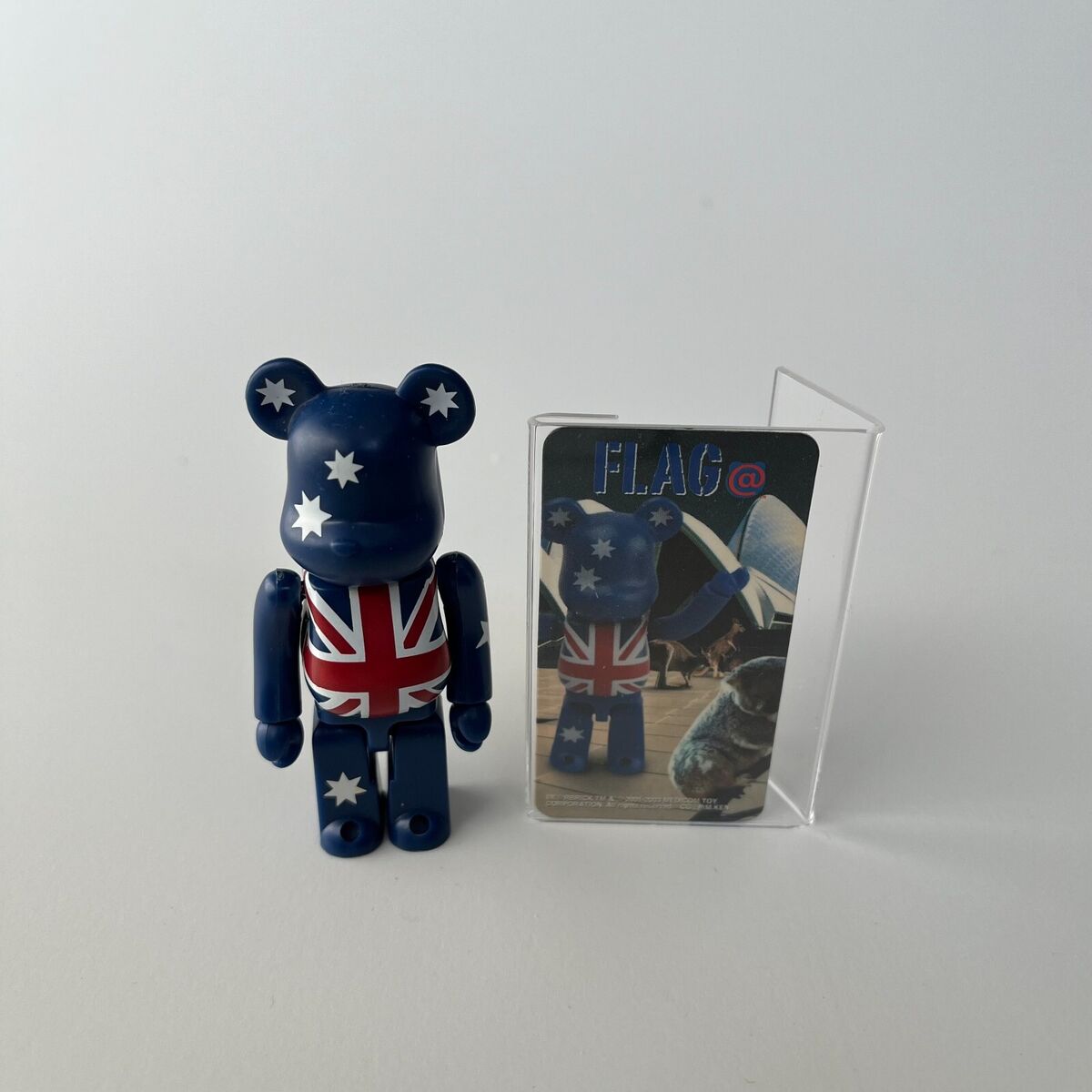 Bearbrick Be@rbrick 100% Medicom Toy Flag Selling loosely Bearbrick Be@rbrick 100% Medicom Toy Flag Selling loosely