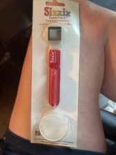 Sizzix Paddle Punch Square 1 With Storage Container 38-0827