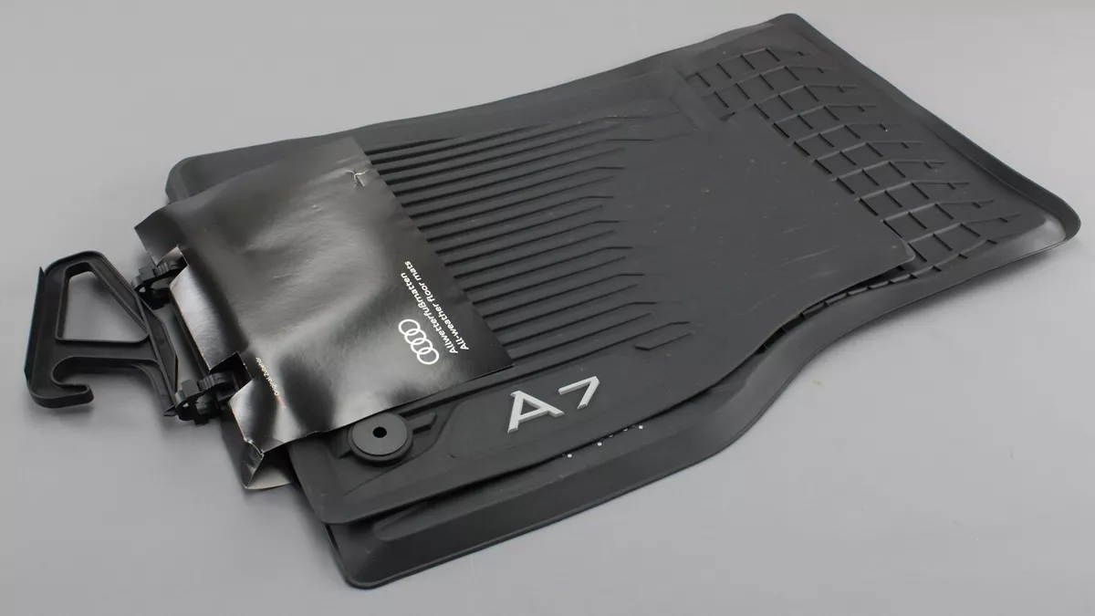 Genuine Audi A7 2019 on front rubber floor mats set RHD 4K8061501A