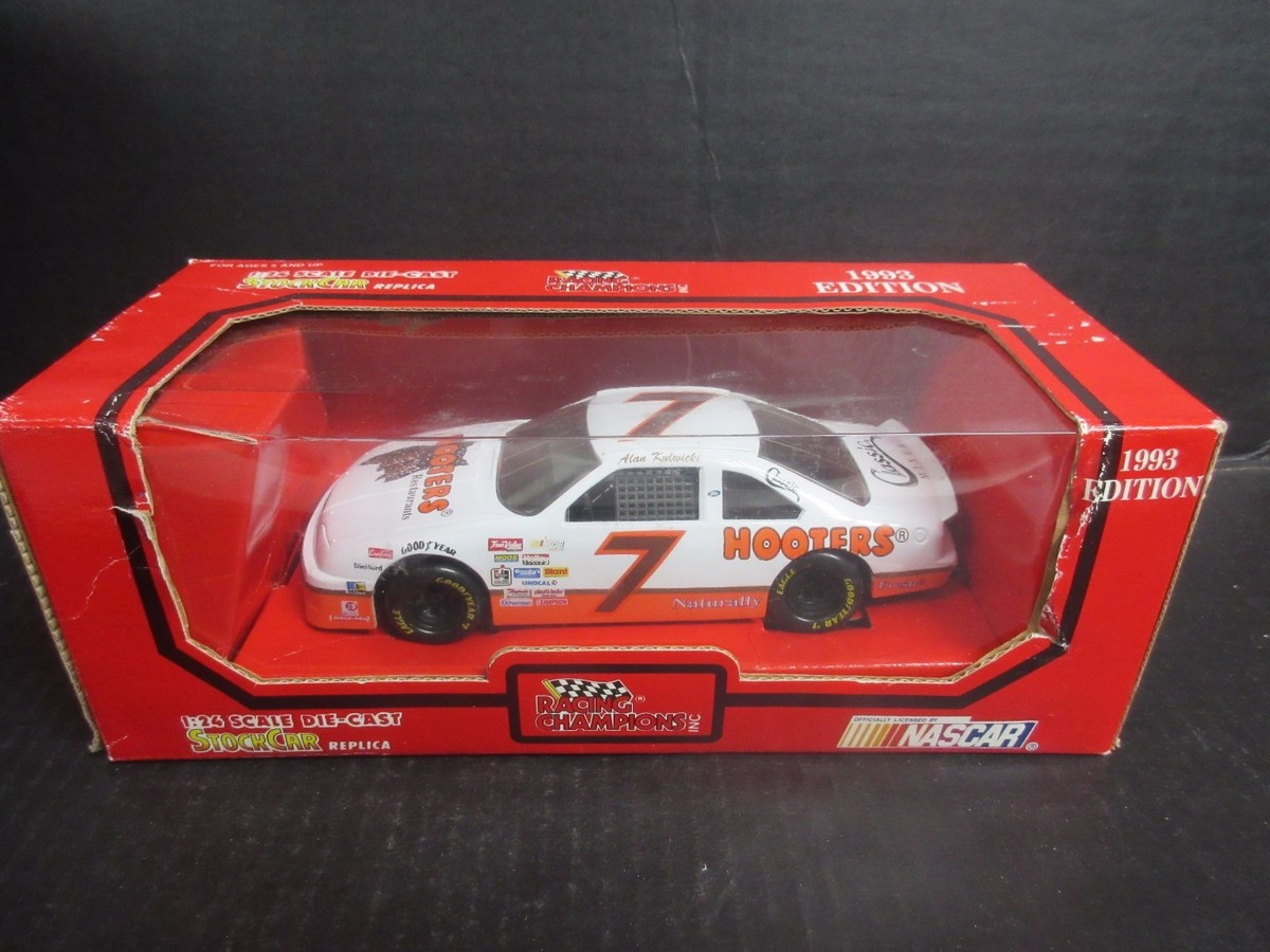 1993 Racing Champions Hooters # 7 Alan Kulwicki--1:24th scale