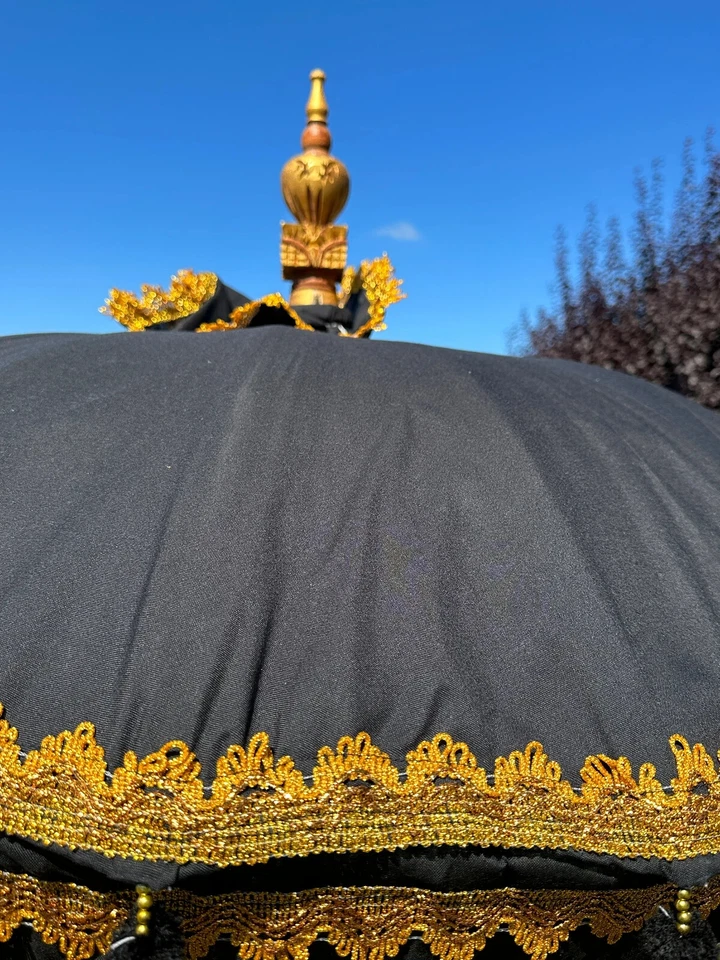 PARAGUAS BALI NEGRO - Paraguas de jardín, paraguas de boda, paraguas hindú, Indonesia Foto 4 de 4