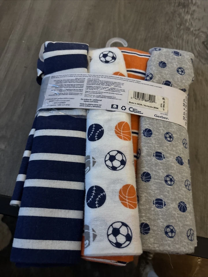Gerber Baby Boys 4 Mantas Receptoras de Franela, Deportes, Rayas, Puntos, Pelotas Nuevas con Etiquetas Foto 2 de 4