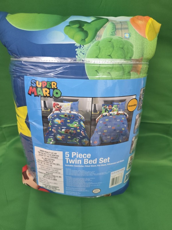 Nintendo Super Mario Plumber Mario 5 Piece Twin Bed Set Comforter Sheets NEW