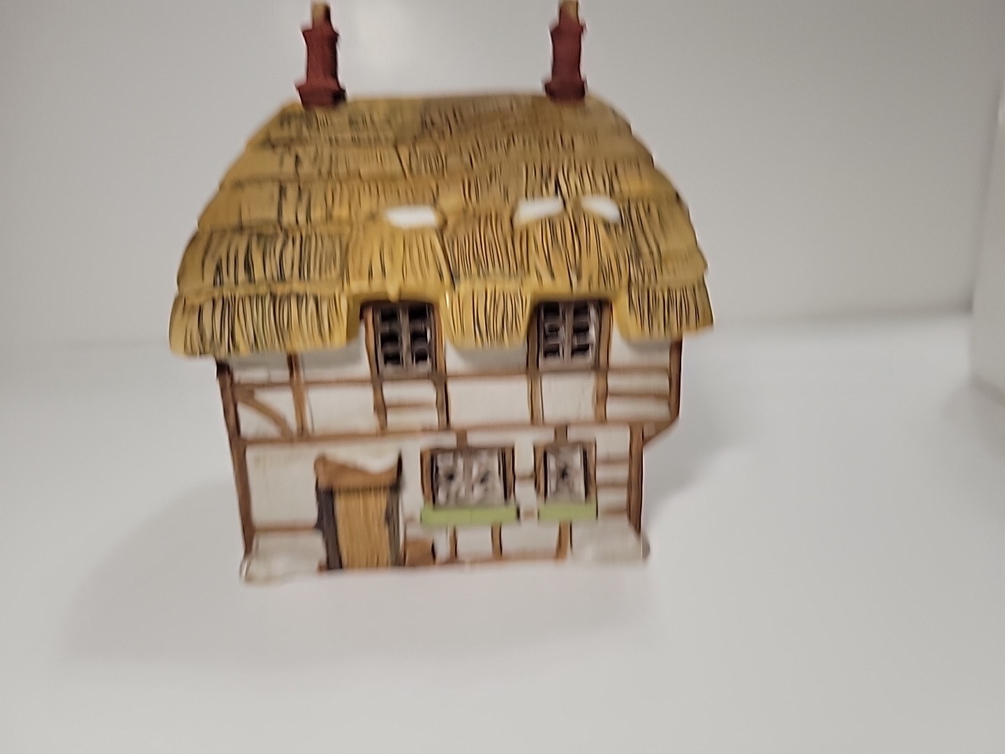 Dept 56 Dickens' Village Series Thatched Roof Cottage 6518-8 w/ Light & Foam Ctn