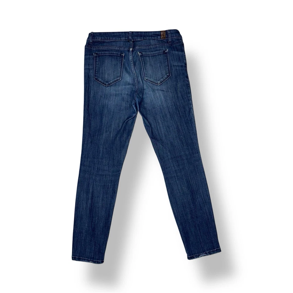 Simply Vera Wang 深色水洗牛仔裤 6 码破旧 — 第 2/4 张图片