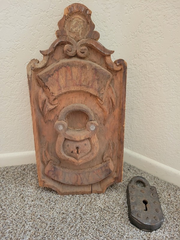 RARE Disneyland 1955 Main Street Original Yale TOWNE LOCK WOOD KEY SHOP PROP VTG