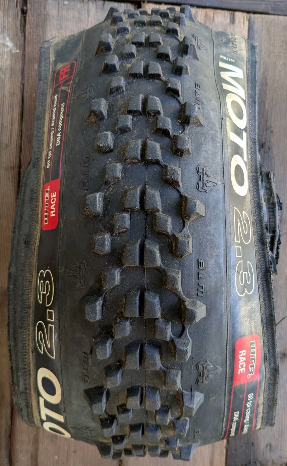 WTB Moto 2.3 26x2.3 FR 60tpi Race Aramid Bead DNA Compound