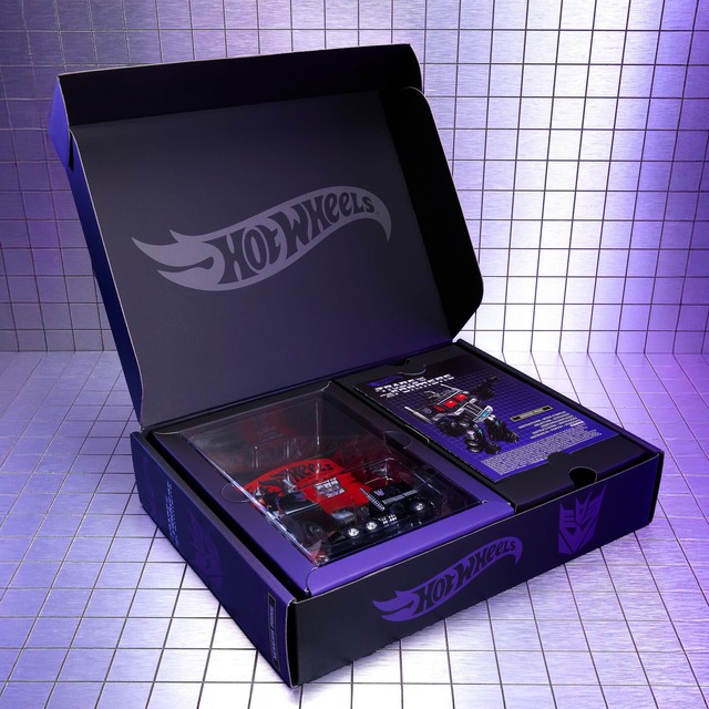 Hot Wheels Transformers Nemesis Prime Mattel Creations Exclusive