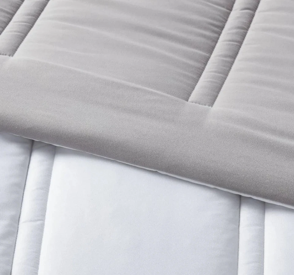 Room Essentials Full/Queen Lofty Microfiber Comforter, New - Image 3 of 4