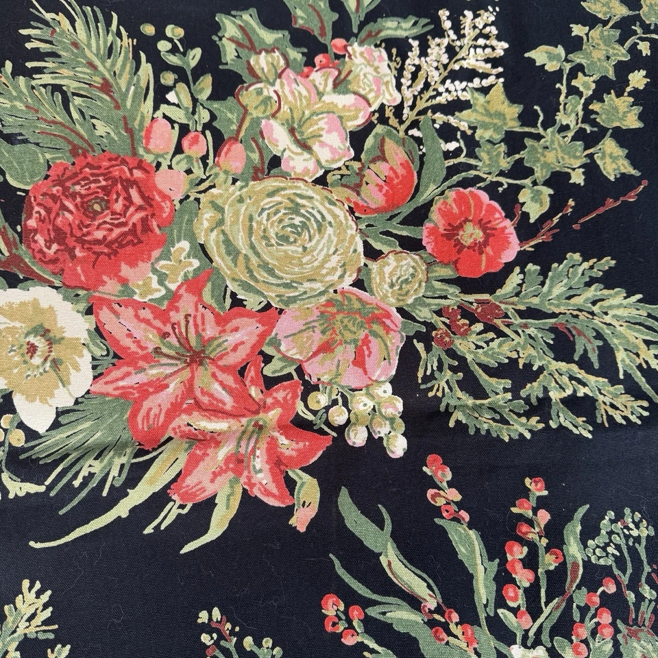 Corredor de mesa de tecido April Cornell MERRY BLACK rosas vermelhas Natal 16x81 feriado - Imagem 4 de 4