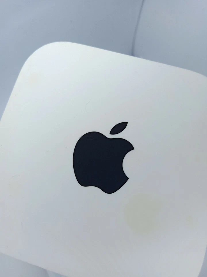 Apple AirPort Time Capsule 2TB A1470 5th Generation Wireless AC Router ME177LL/A - Image 2 of 4