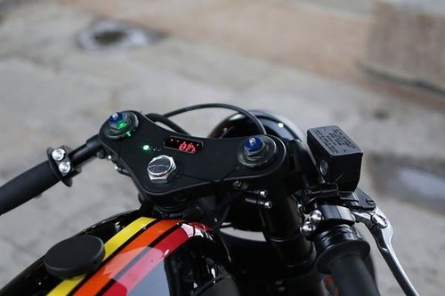Motogadget motoscope mini Digital Speedo & Tacho - Custom Cafe Racer Bobber etc - Picture 6 of 7