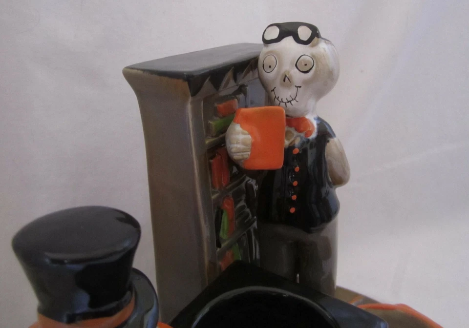 Yankee Candle Boney Bunch 2017 Professor Boney in the Library #1565779 luz de té Foto 3 de 4