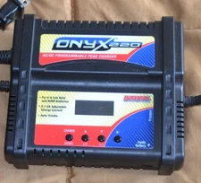 Duratrax Onyx 220 Battery Charger for all NiMH and NiCd 1:32 to 1:8 Scales