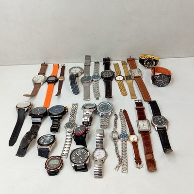Restposten 25+ gemischte Armbanduhren Analog Digital Quarz Chronograph Teile