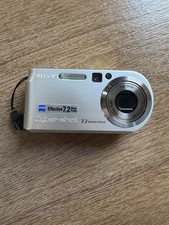 Sony Cyber-shot DSC-P200 7.2MP Digital Camera Silver. For Parts Or Repair Only.