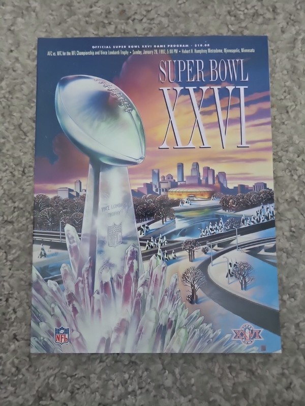 Official Super Bowl XXVI Program  January 26, 1992 w/ trading cards intact  Mint