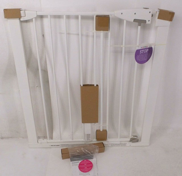 munchkin walk through baby gate