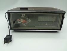 General Electric AM/FM Clock Radio Model No. 7-4545C Vintage