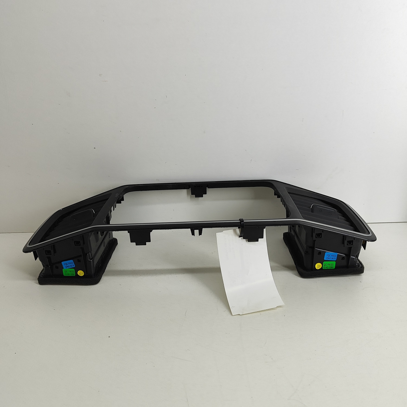 VW AMAROK 2H, S1B Dashboard Air Vents 2H6858071A 2H6819383A  